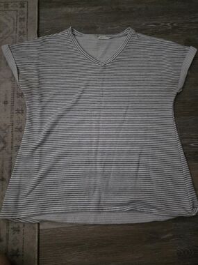 12 Pm By Mon Ami Striped V-Neck Short Sleeve Top - Gray & White